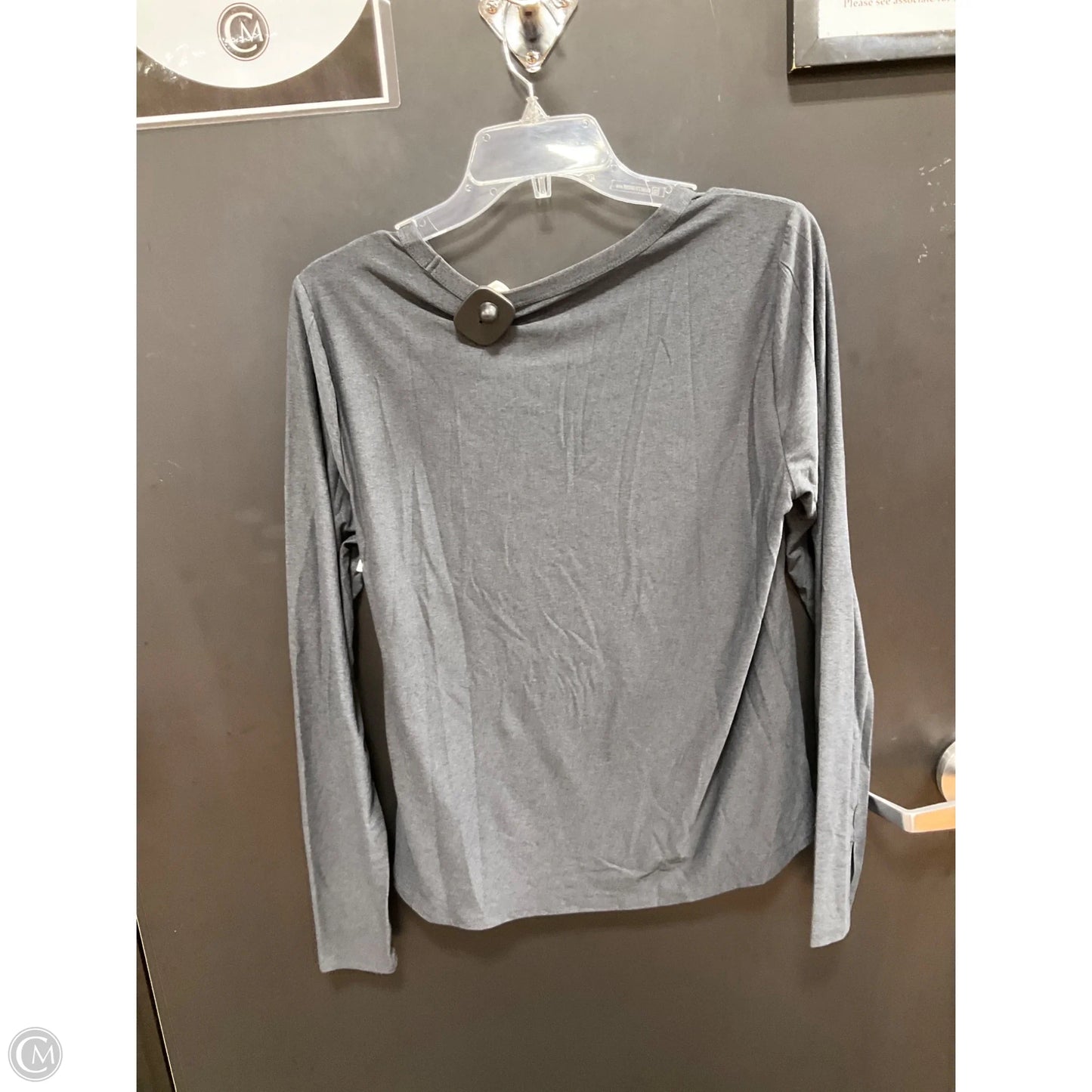 Athletic Top Long Sleeve Crewneck By Old Navy In Grey, Size: M