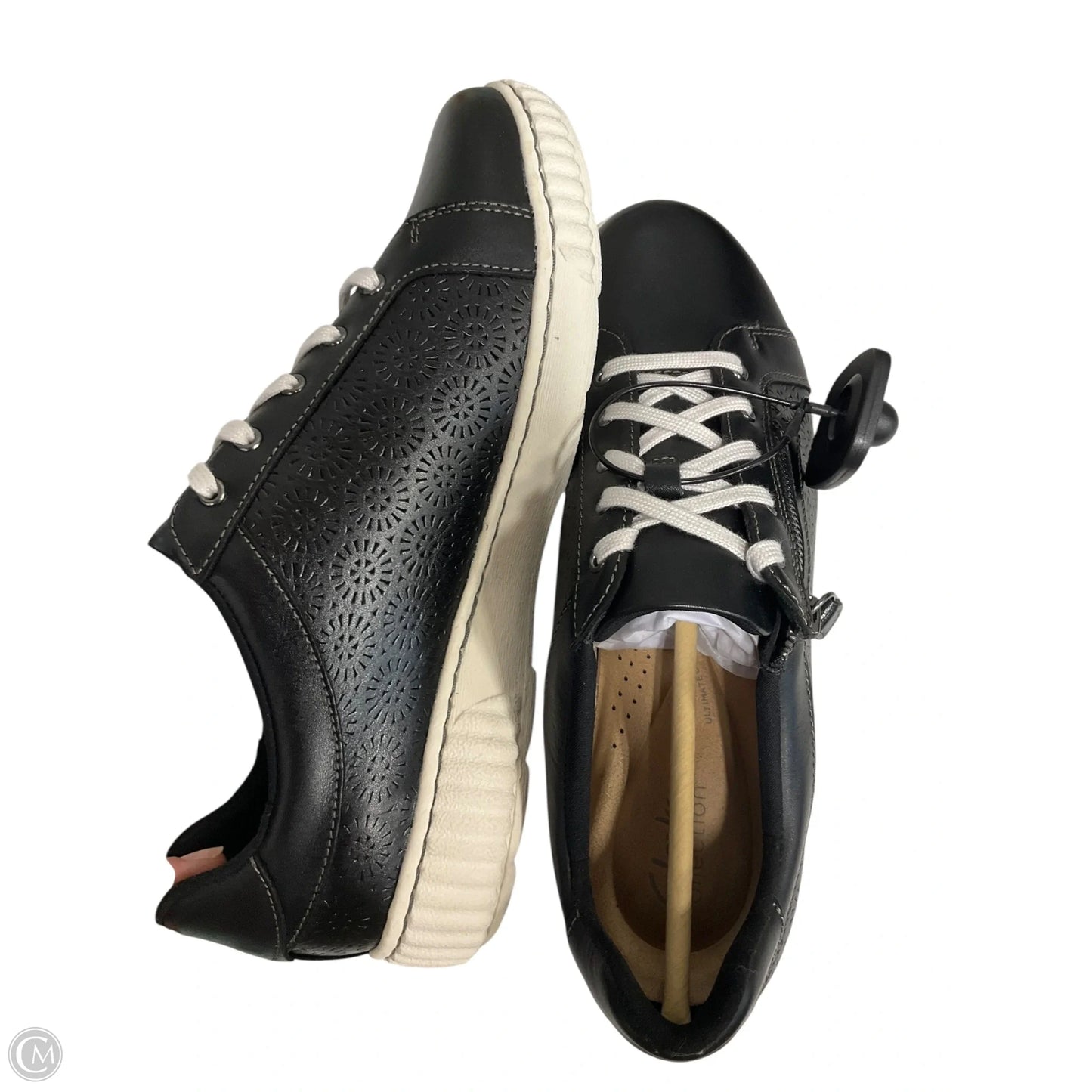 Shoes Sneakers By Clarks In Black, Size: 9.5