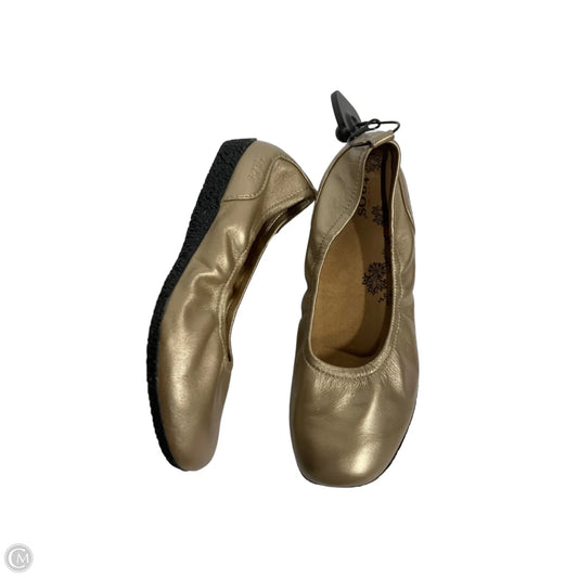 Shoes Flats By Taos In Gold, Size: 6.5