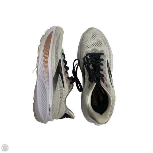 Shoes Athletic By Brooks In White, Size: 8.5