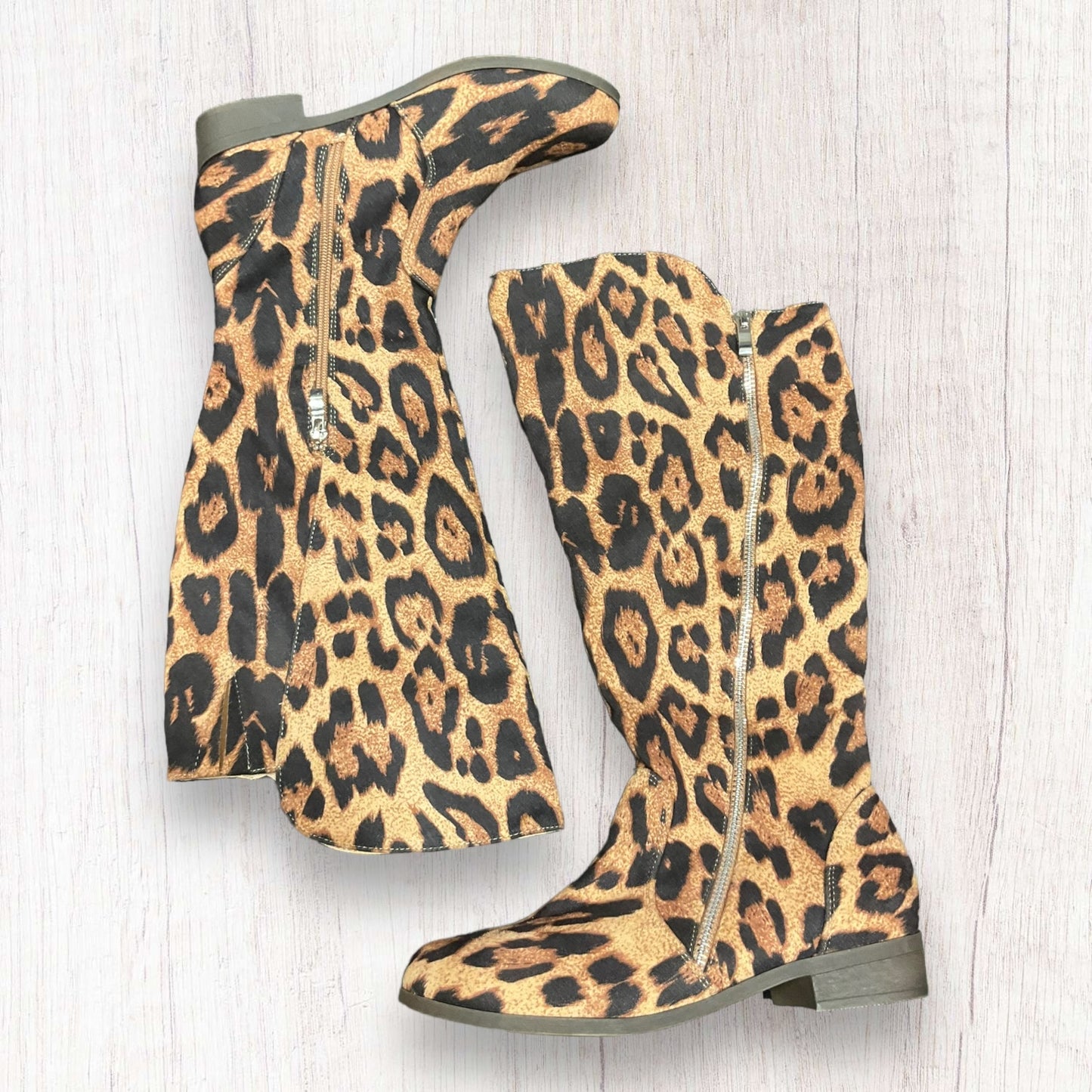 Animal Print Boots Knee Flats Clothes Mentor, Size 6.5