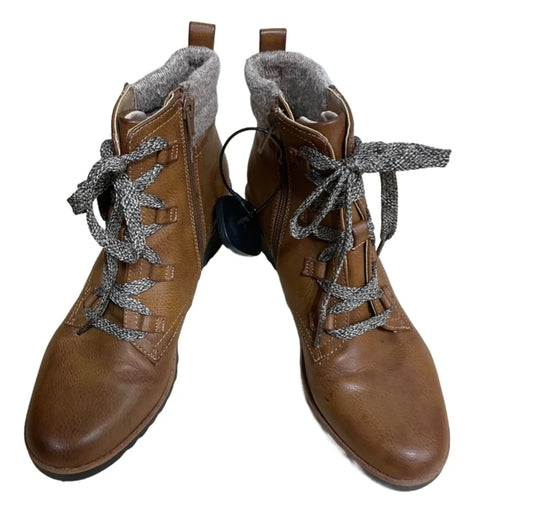 Boots Ankle Heels By Life Stride In Tan, Size: 7.5