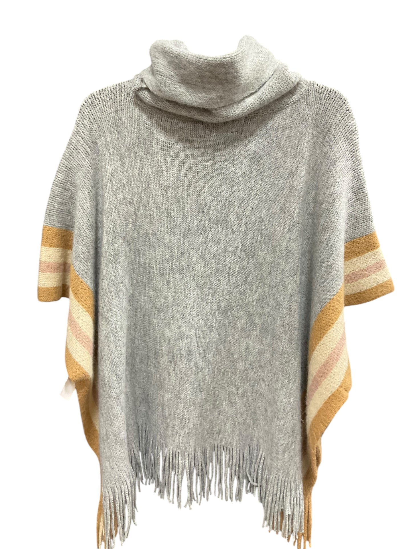 Poncho By Steve Madden In Grey, Size: Osfm