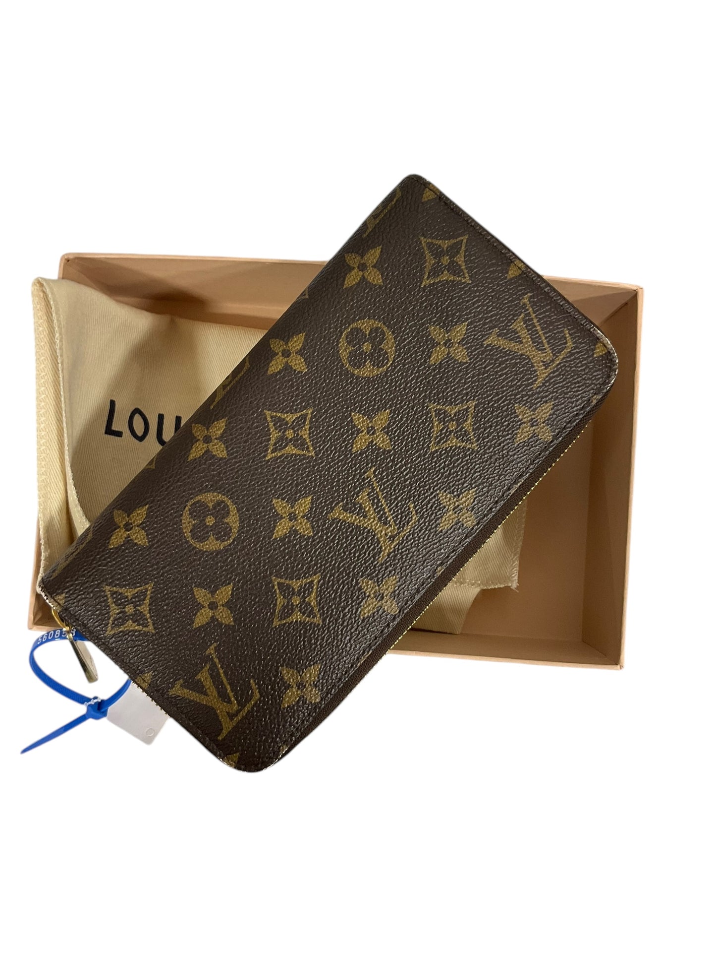 Wallet Luxury Designer By Louis Vuitton, Size: Medium