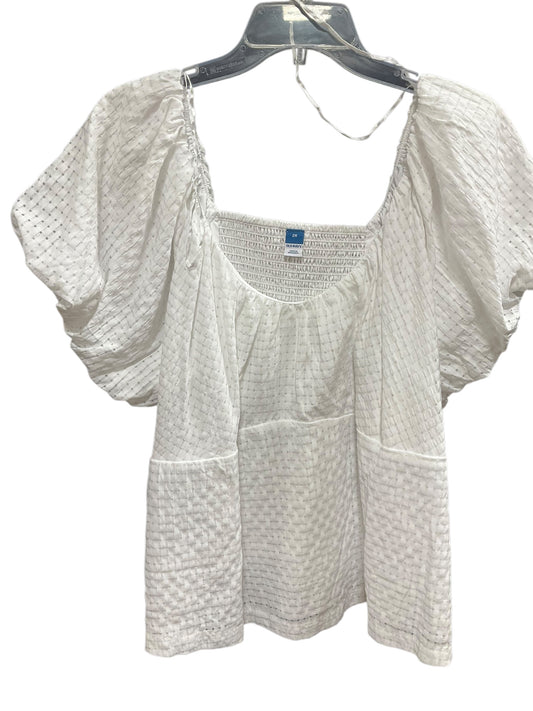 Top Short Sleeve By Old Navy In White, Size: 2x