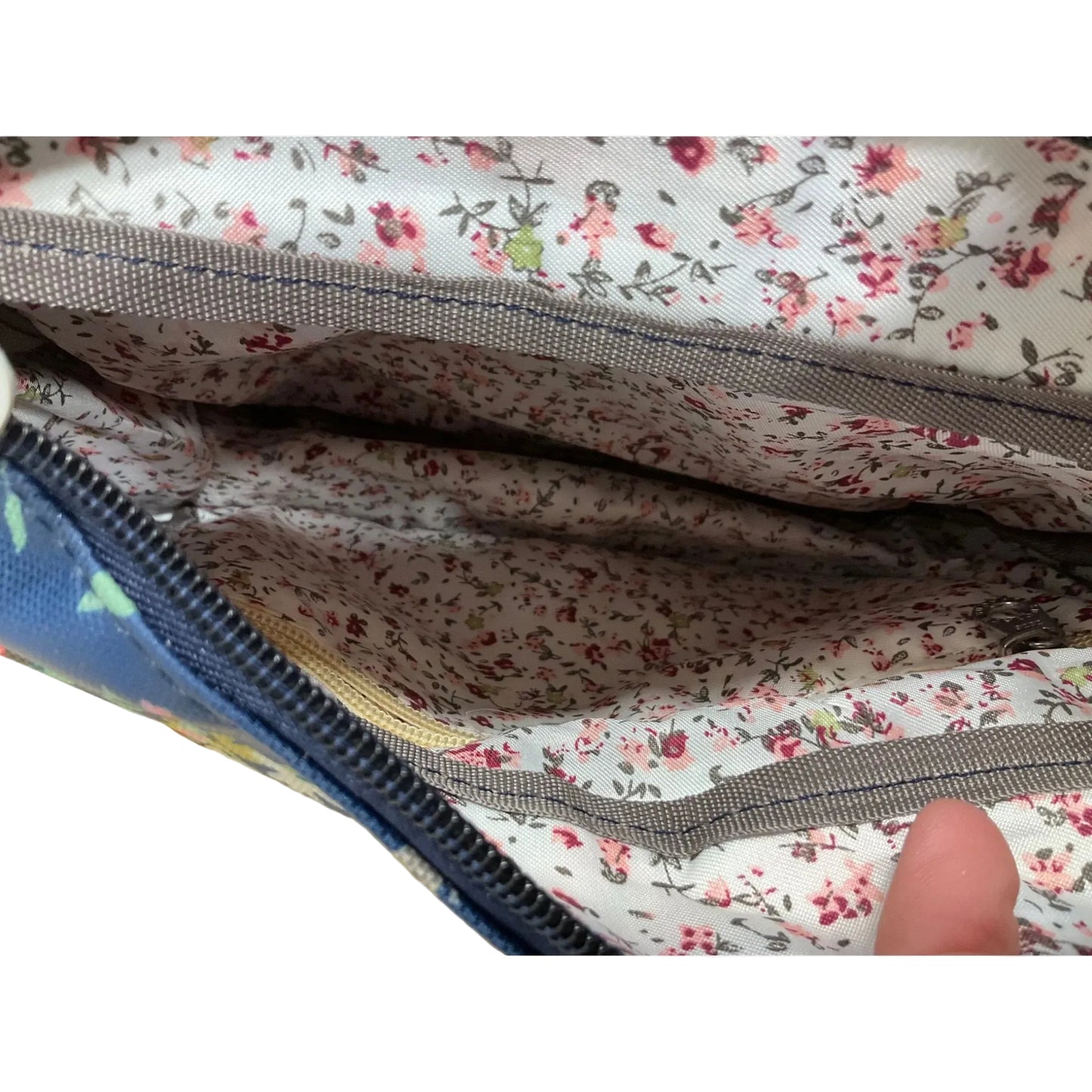 Crossbody By Clothes Mentor, Size: Medium