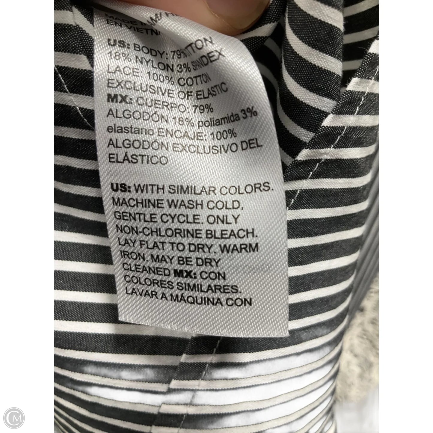 Top Long Sleeve By Chicos In Grey, Size: 1x