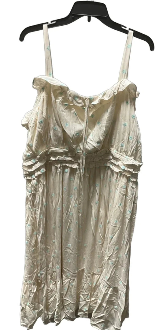 Top Short Sleeve By Torrid In Cream, Size: 3x