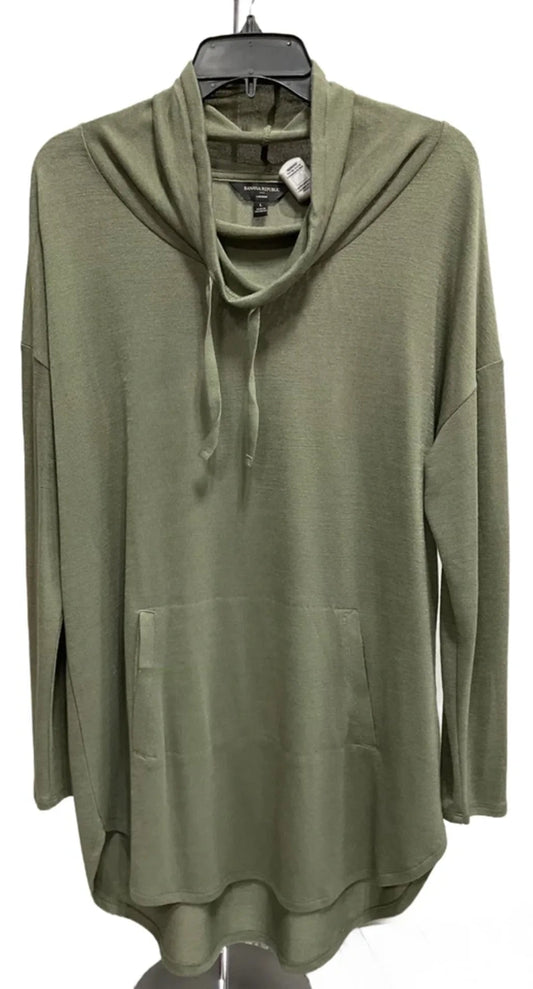Top Long Sleeve By Banana Republic In Green, Size: L