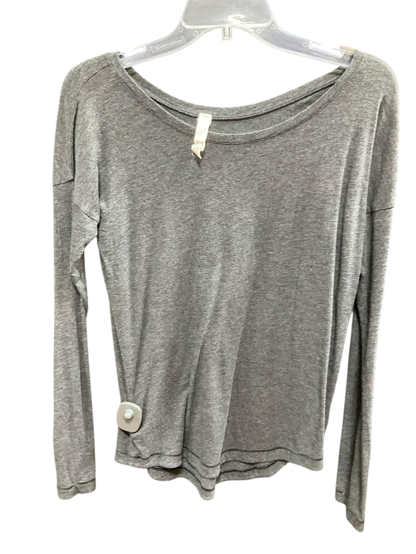 Athletic Top Long Sleeve Crewneck By Under Armour In Grey, Size: Xs