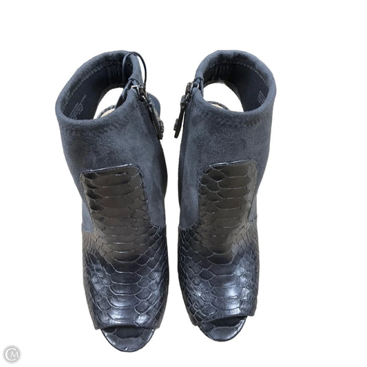 Shoes Designer By Michael Kors In Black & Grey, Size: 7.5