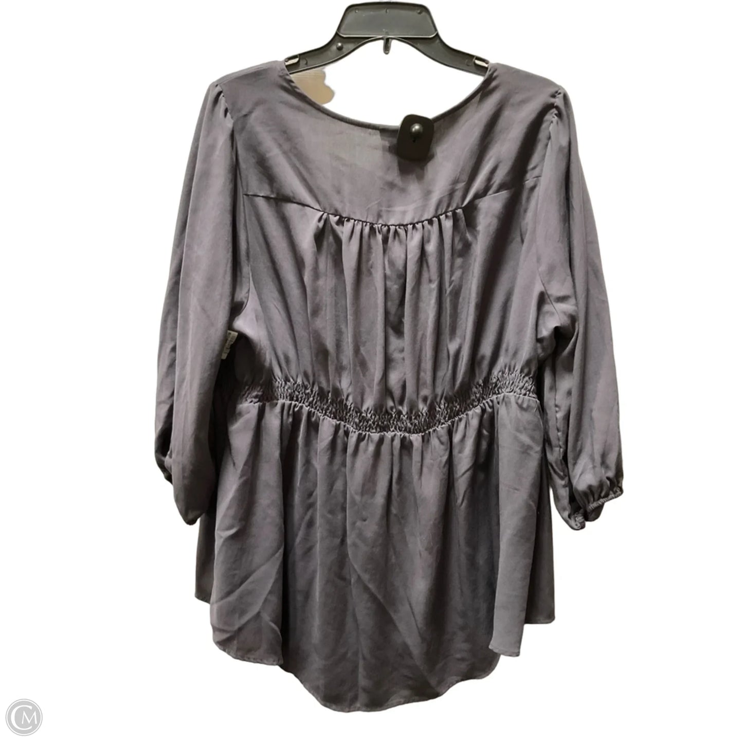 Top Short Sleeve By Torrid In Grey, Size: 1x