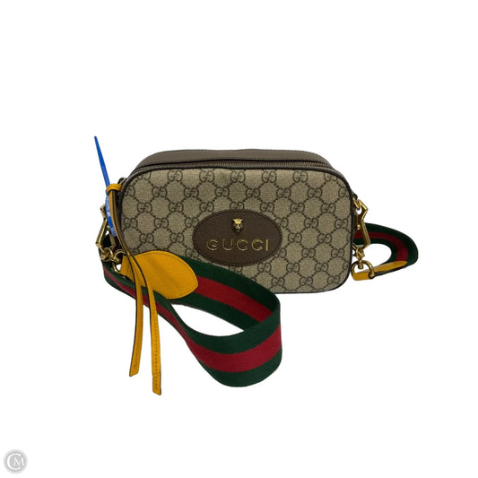 Crossbody Luxury Designer By Gucci, Size: Medium