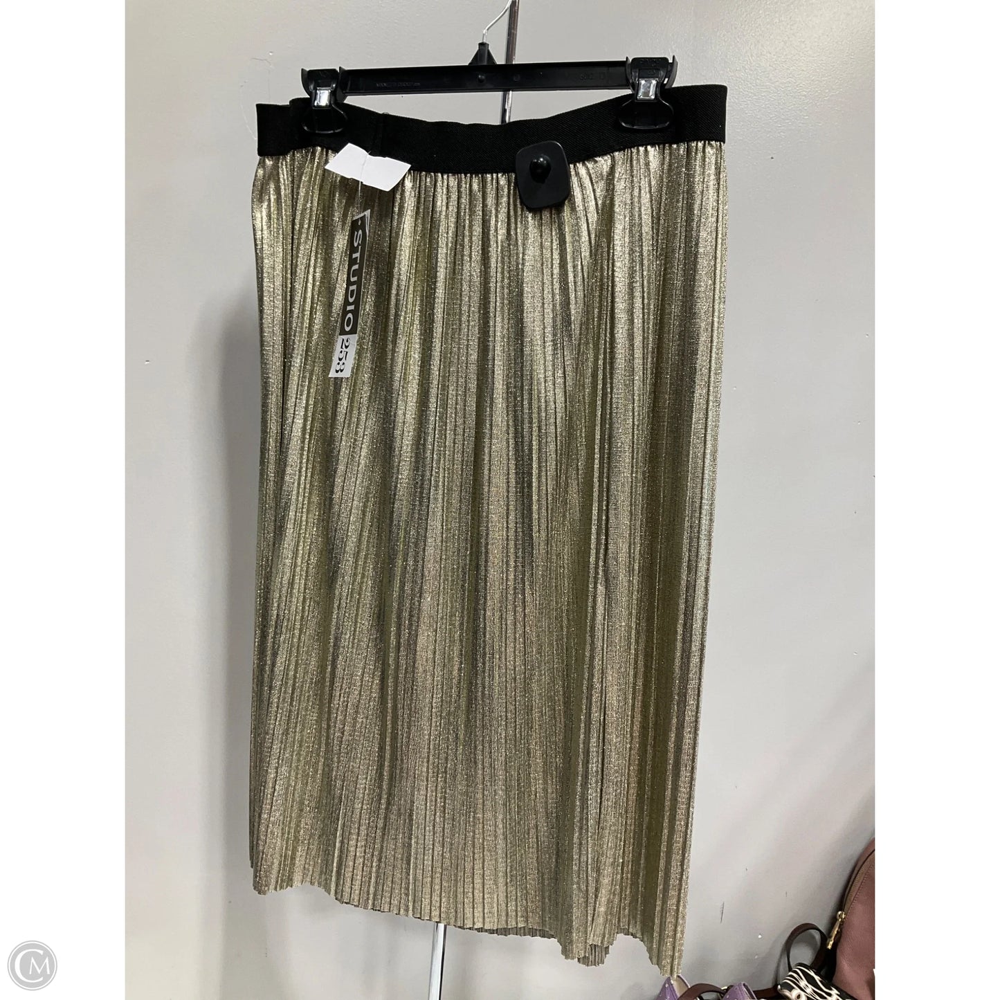 Skirt Midi By Clothes Mentor In Gold, Size: L