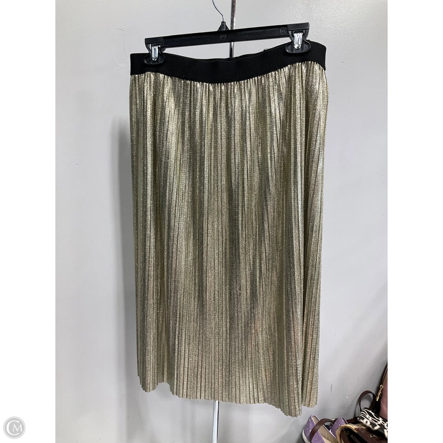 Skirt Midi By Clothes Mentor In Gold, Size: L