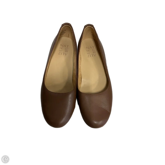 Shoes Flats By Naturalizer In Brown, Size: 6.5