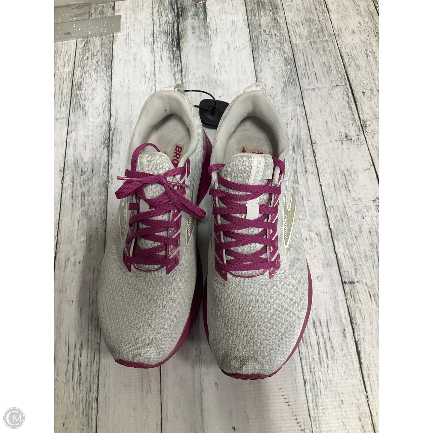 Shoes Athletic By Brooks In Grey & Pink, Size: 10