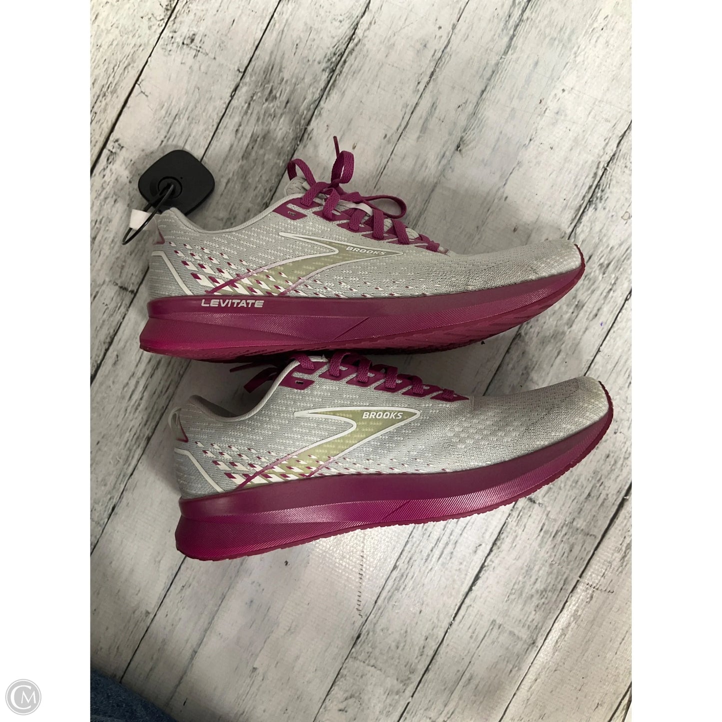 Shoes Athletic By Brooks In Grey & Pink, Size: 10