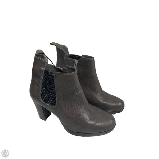 Boots Ankle Heels By Cmc In Brown, Size: 8.5