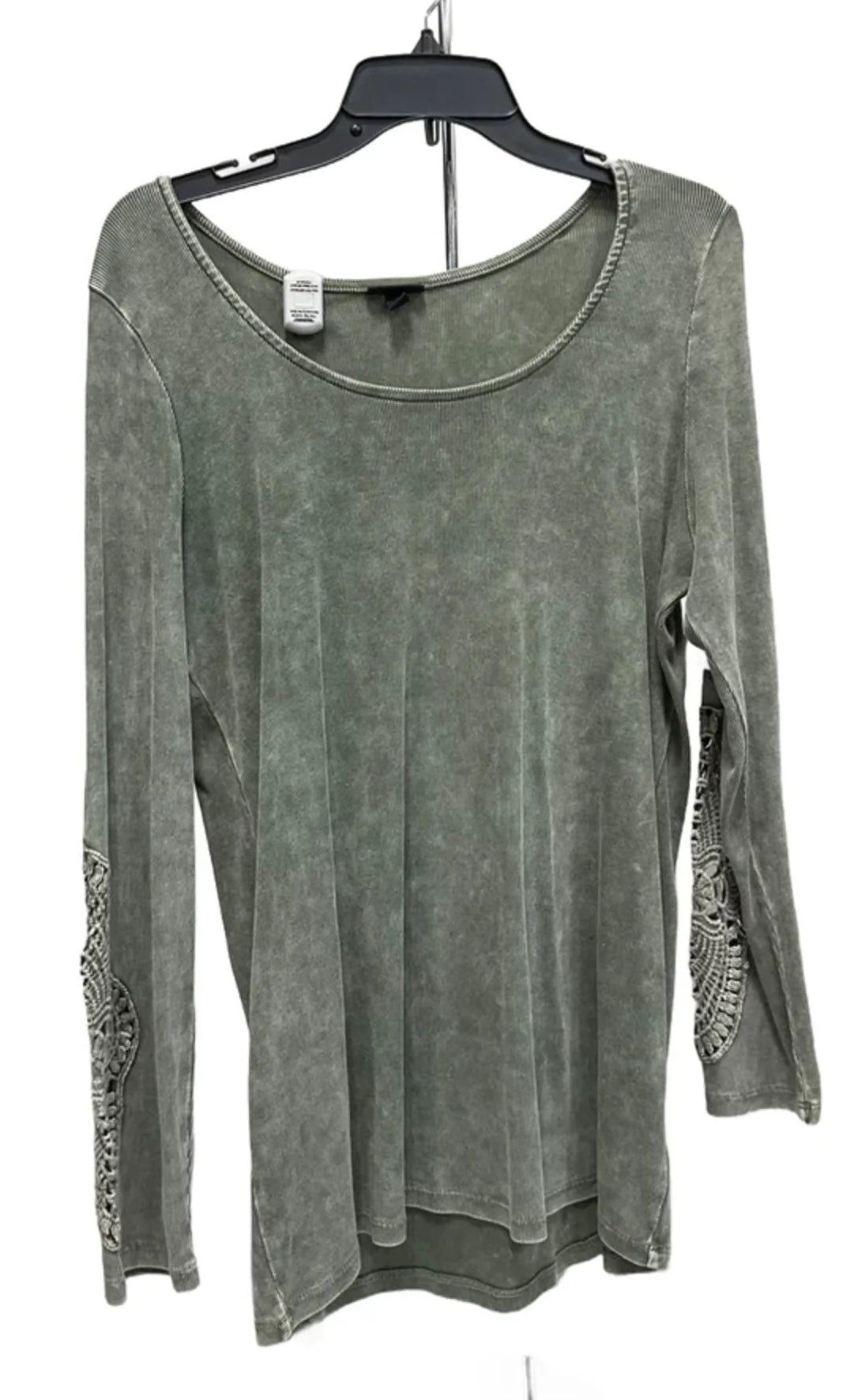 Top Long Sleeve By Torrid In Green, Size: 1x