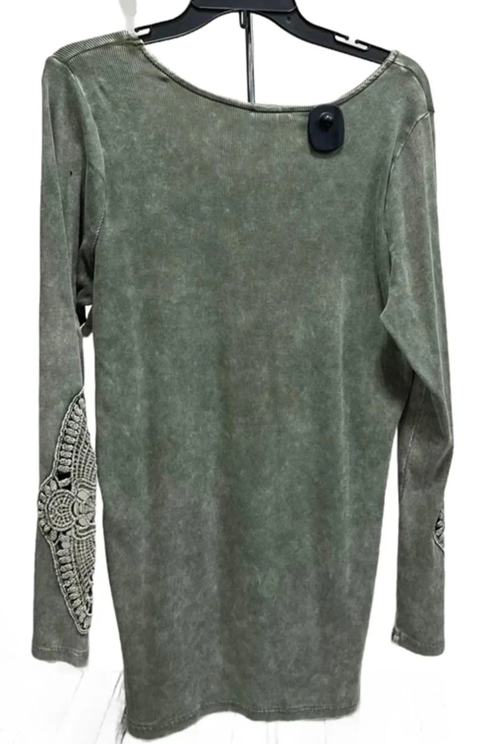 Top Long Sleeve By Torrid In Green, Size: 1x