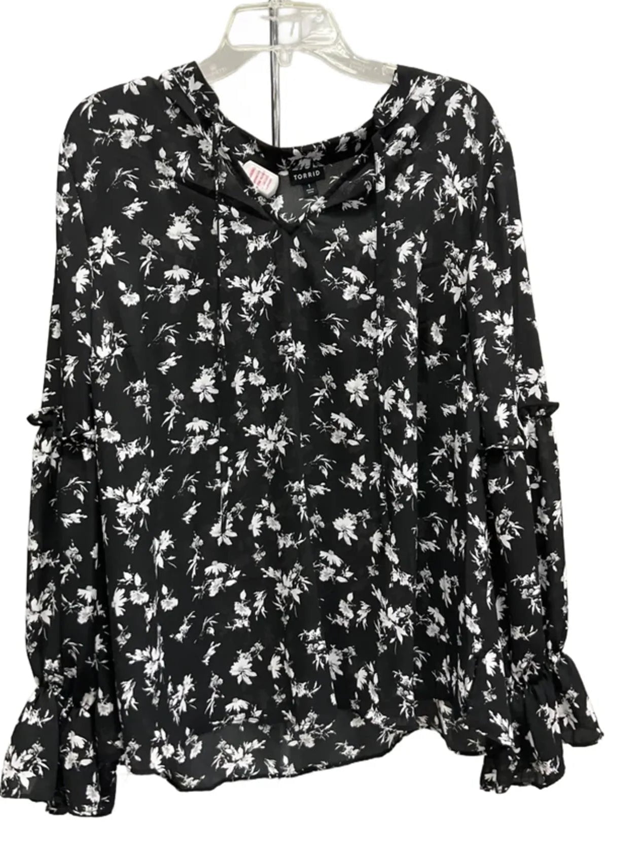 Top Long Sleeve By Torrid In Black & White, Size: Xl