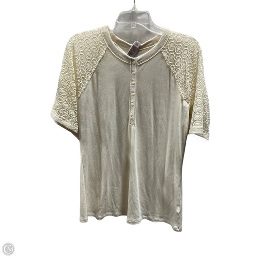 Top Short Sleeve By Torrid In Cream, Size: L