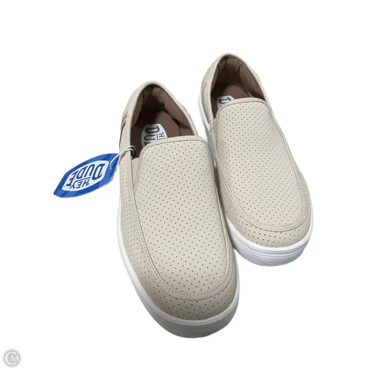 Shoes Flats By Hey Dude In Beige, Size: 9