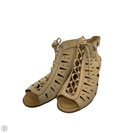Sandals Heels Block By Earth In Beige, Size: 10