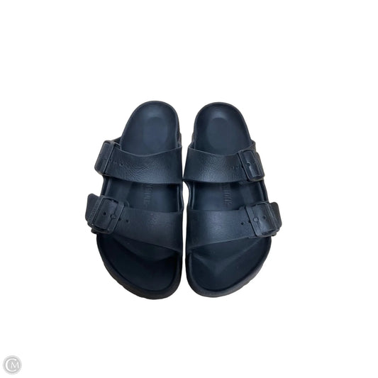 Sandals Flats By Birkenstock In Black, Size: 6