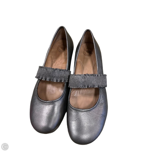 Shoes Flats By Nurture In Bronze, Size: 8.5