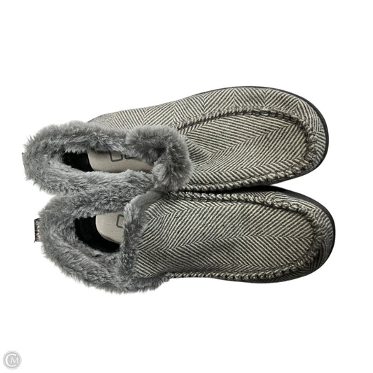 Shoes Flats By Hey Dude In Animal Print, Size: 7