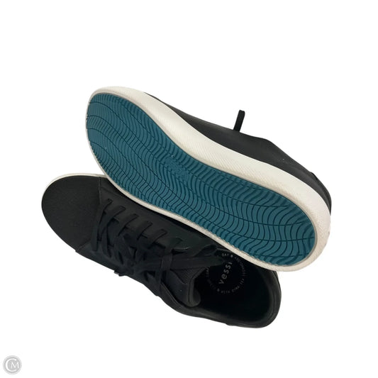 Shoes Sneakers By Clothes Mentor In Black, Size: 10