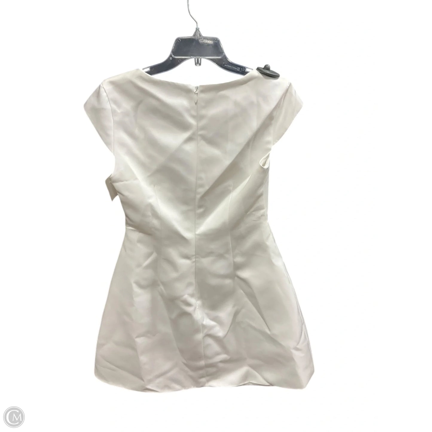 Dress Casual Short By Fashion Nova In White, Size: M