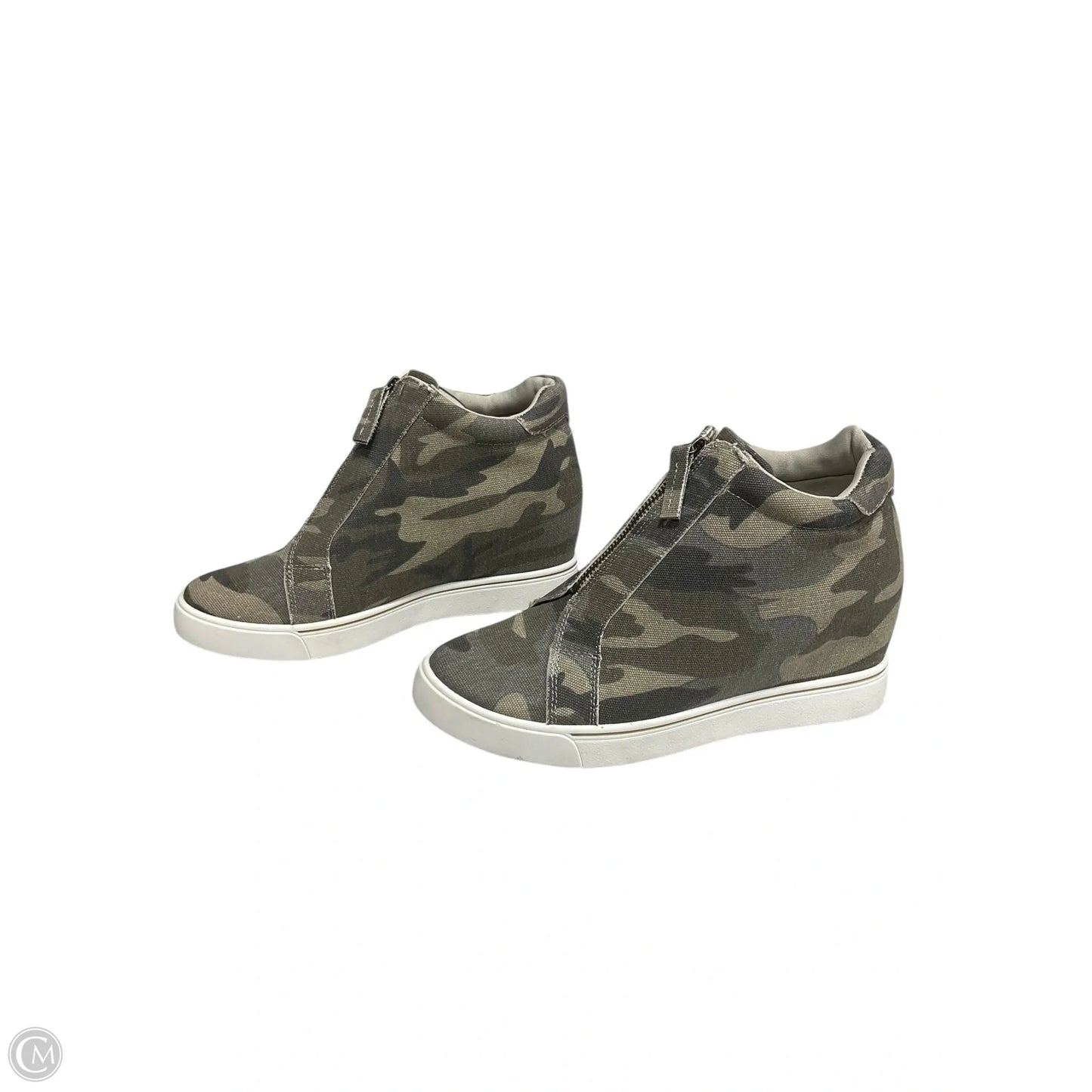 Shoes Sneakers By Maurices In Camouflage Print, Size: 9.5