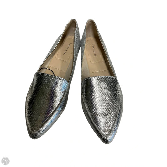 Shoes Flats By Tahari In Silver, Size: 9
