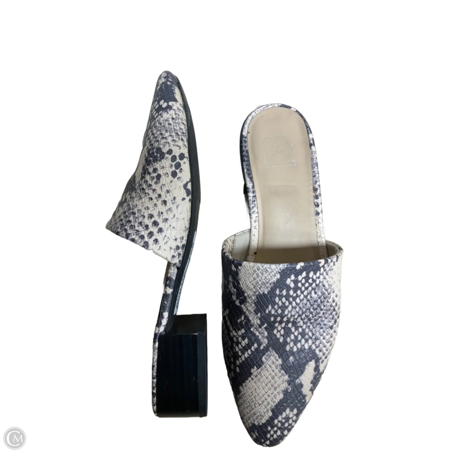 Shoes Flats By Cmf In Animal Print, Size: 6