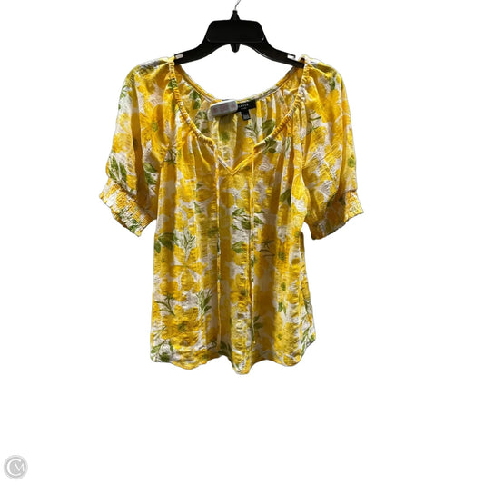 Top Short Sleeve By Clothes Mentor In Yellow, Size: Xs