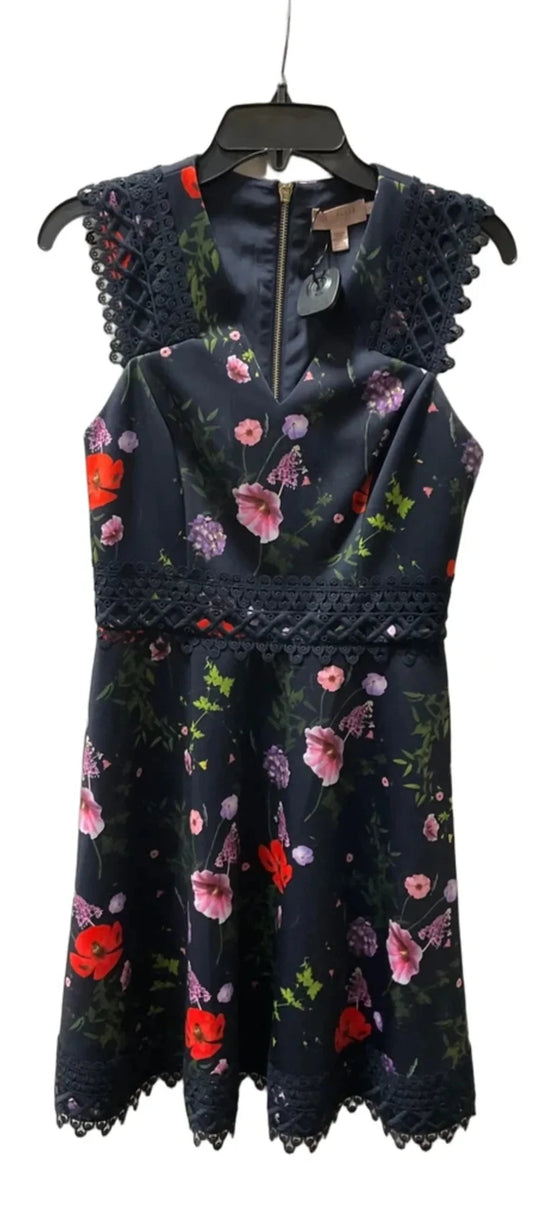 Dress Casual Short By Ted Baker In Floral Print, Size: S