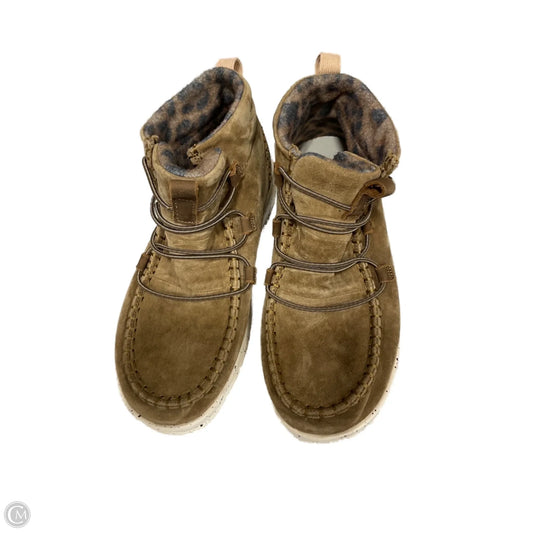 Shoes Sneakers By Hey Dude In Tan, Size: 7
