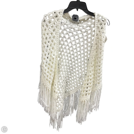 Poncho By Cmf In White, Size: Osfm