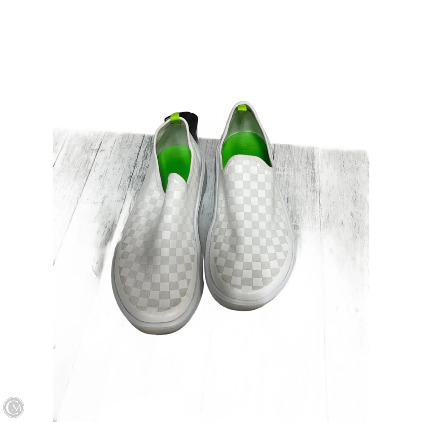 Shoes Sneakers By Oofos In White, Size: 8.5