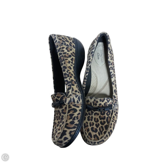 Shoes Flats By Clarks In Animal Print, Size: 10