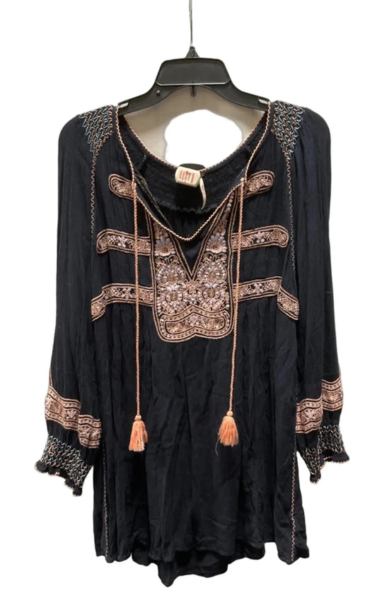 Top Long Sleeve By Free People In Blue & Pink, Size: S