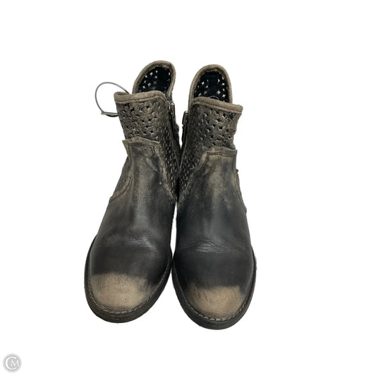 Boots Ankle Heels By Cma In Grey, Size: 8.5