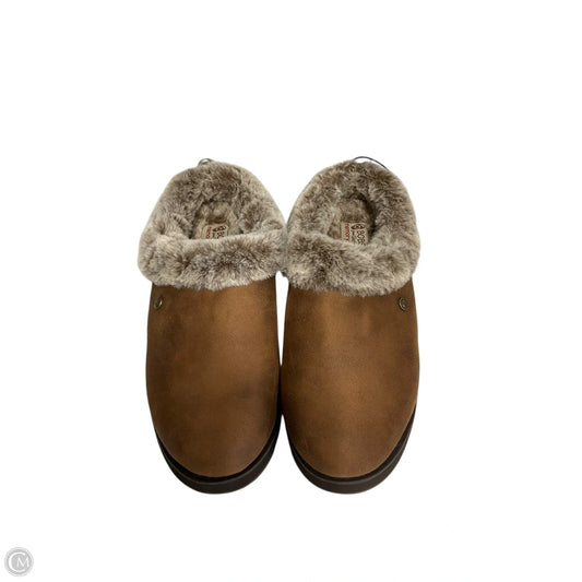 Shoes Flats By Bobs In Brown, Size: 9
