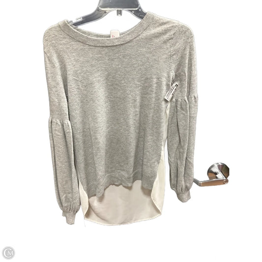 Top Long Sleeve By Chelsea 28 In Grey, Size: S