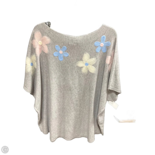 Top Short Sleeve By Aaeda In Grey, Size: 1x