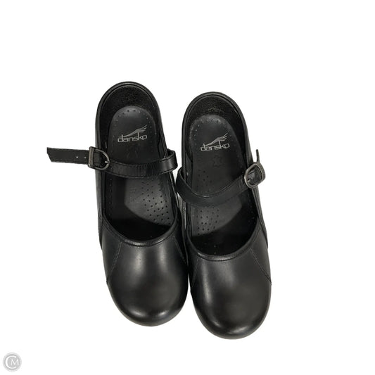 Shoes Flats By Dansko In Black, Size: 6.5