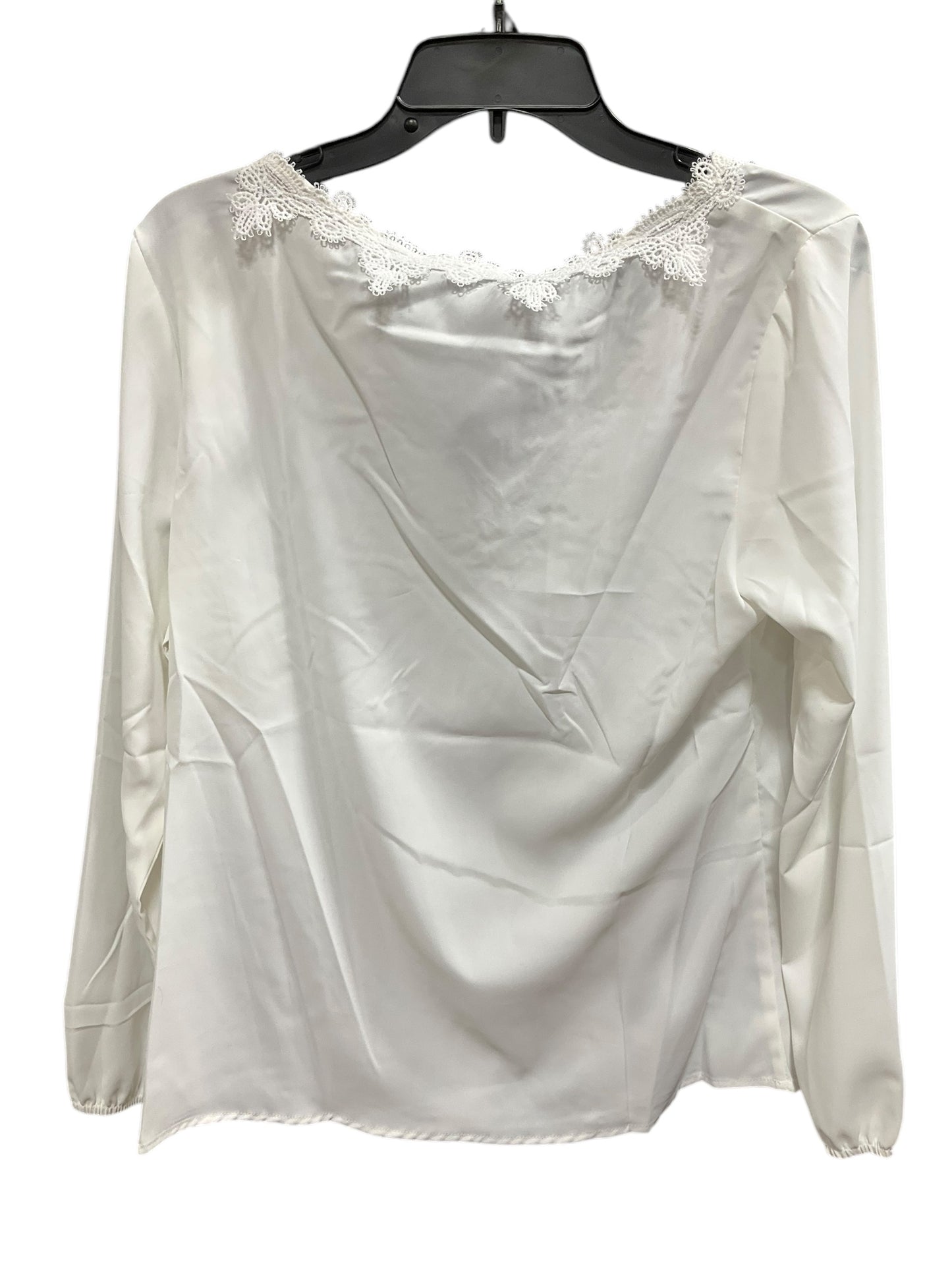 Top Long Sleeve By Clothes Mentor In White, Size: L